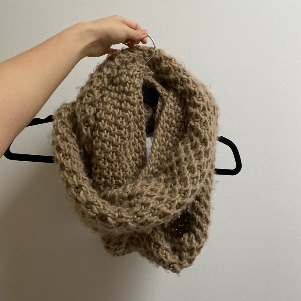 Old Navy Women's Chunky Knit Infinity Scarf
